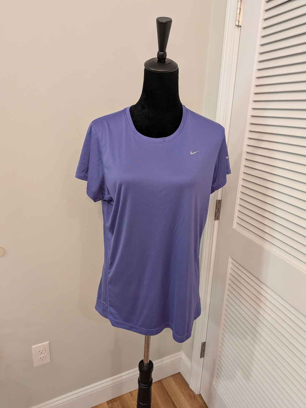 Nike Women’s Purple Dri-FIT Short Sleeve Training Tee Size XL New